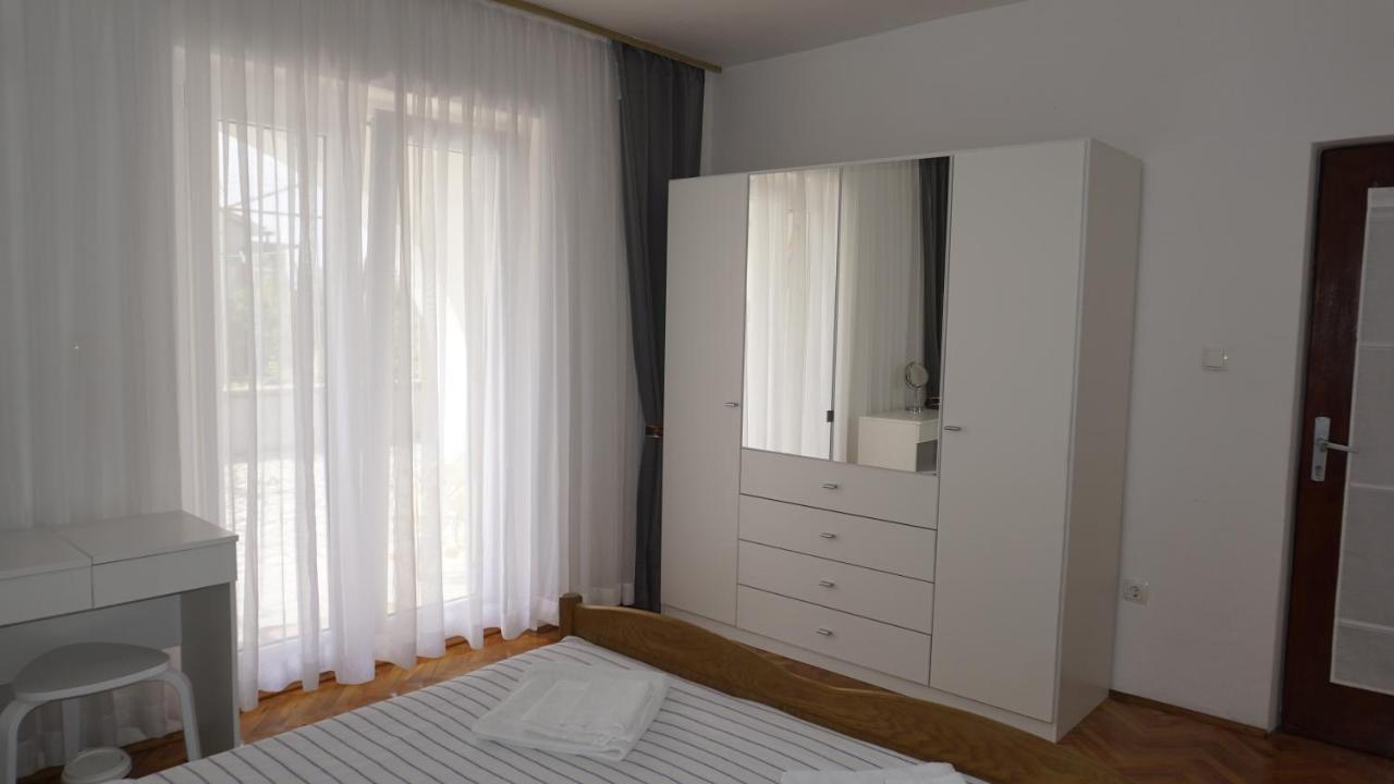 Apartment Zuza Krk Krk Town Exterior foto
